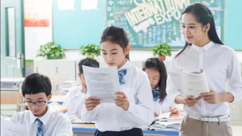 小标题：行业趋势与热门专业