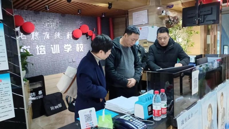 揭秘成都管理培训市场：厂家直销背后的真相